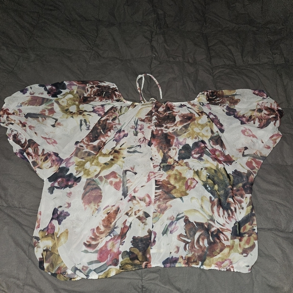 A.N.A. a new approach sheer floral blouse like new
